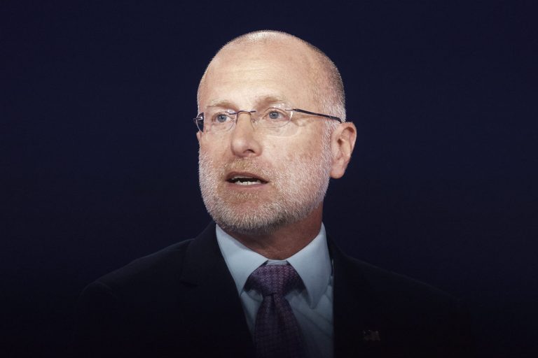 FCC chair threatens to revoke broadcasters' licenses amid Trump comments on Iran coverage