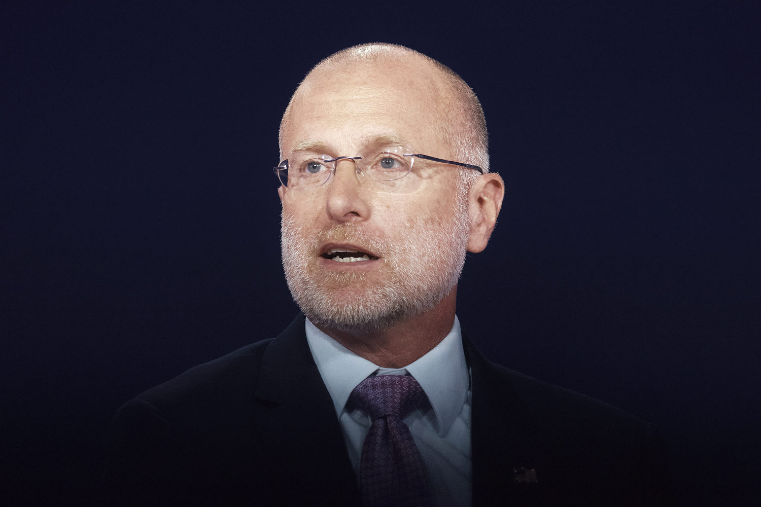 FCC chair threatens to revoke broadcasters' licenses amid Trump comments on Iran coverage