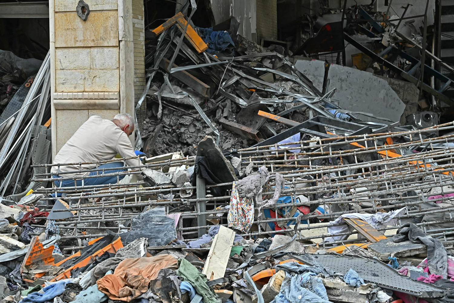 Lebanese people displaced by Israeli strikes return to ruin
