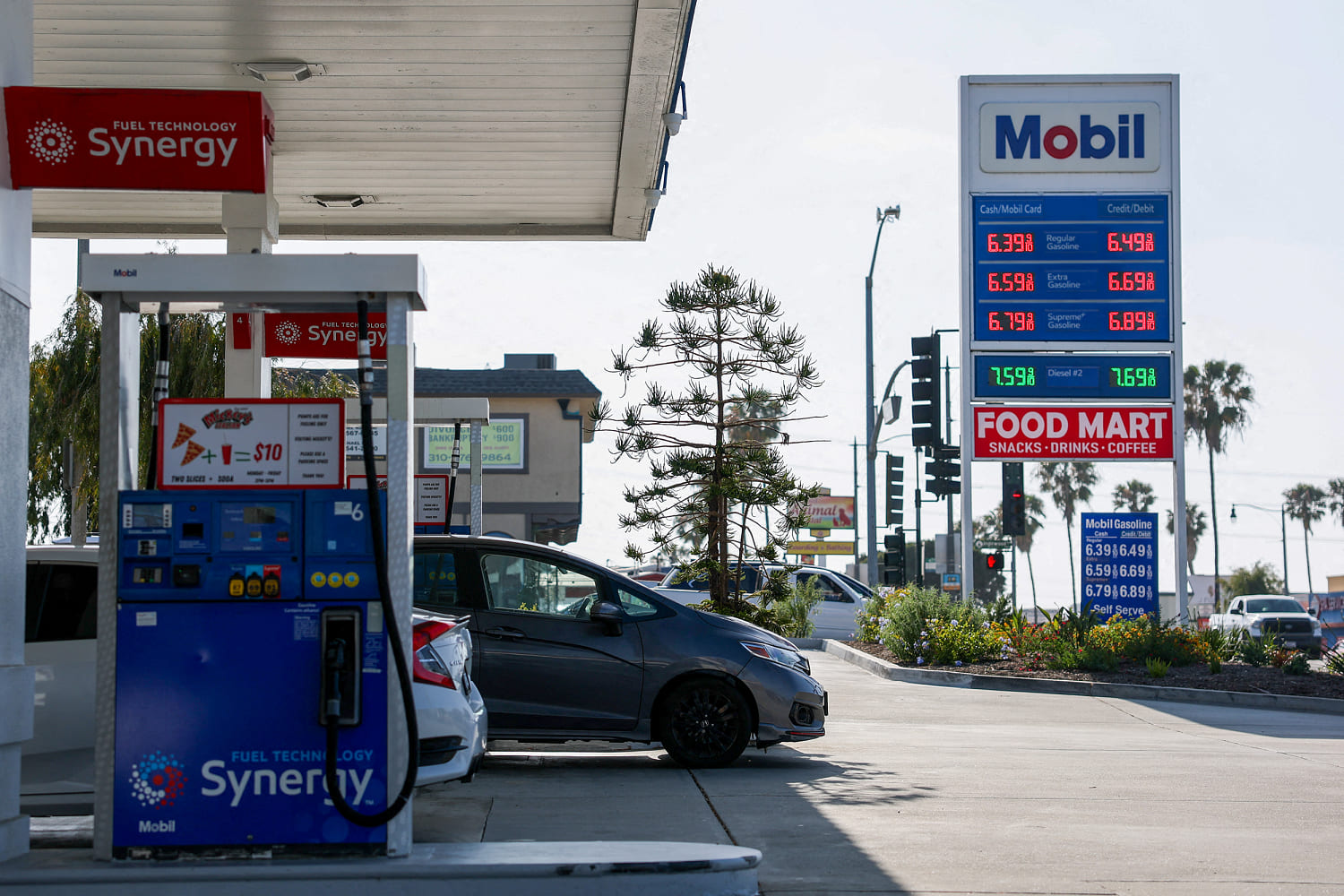Gas prices hit $4.39 per gallon in biggest one day jump since Iran ceasefire announced
